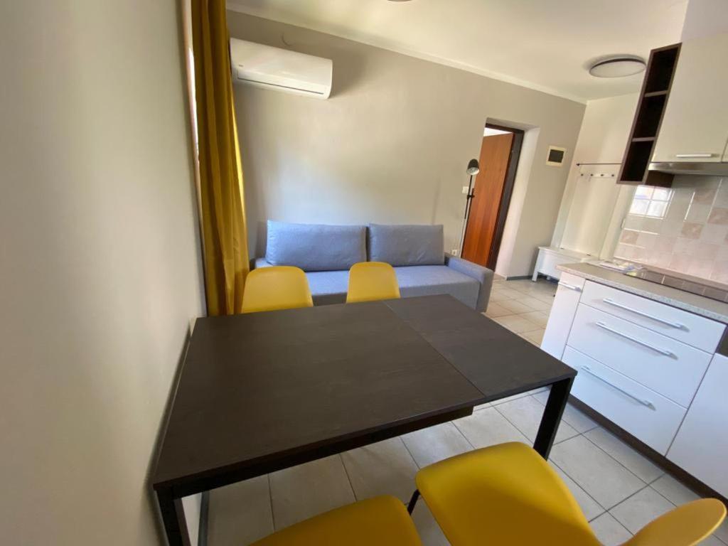 Apartments & Zimmer Jasmine Funtana Esterno foto